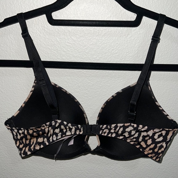 Victoria’s Secret Push Up Bra 32D - Picture 3 of 5